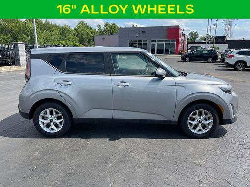 Gravity Gray 2025 Kia Soul LX