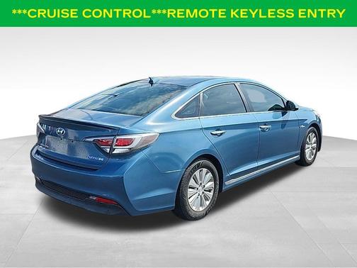 2016 Hyundai SONATA Hybrid SE