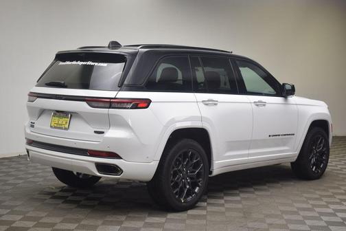 2025 Jeep Grand Cherokee Summit