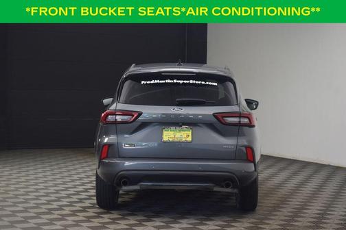 Carbonized Gray Metallic 2021 Ford Escape SE