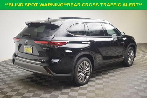 2021 Toyota Highlander Hybrid Platinum