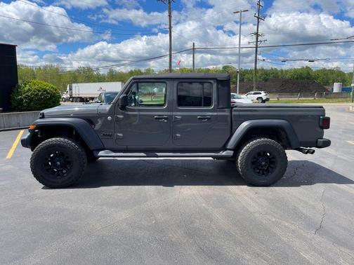 Sting Gray Clearcoat 2020 Jeep Gladiator Sport