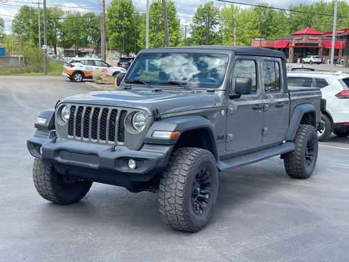 Sting Gray Clearcoat 2020 Jeep Gladiator Sport