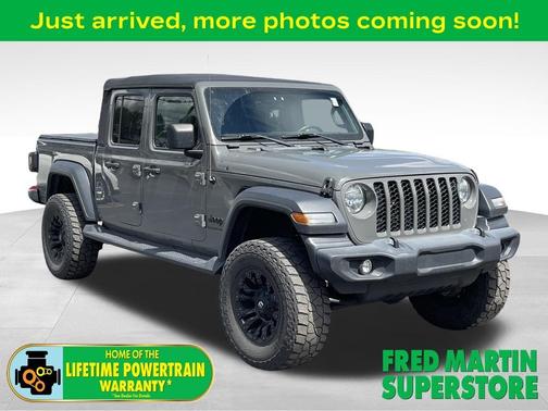 Sting Gray Clearcoat 2020 Jeep Gladiator Sport