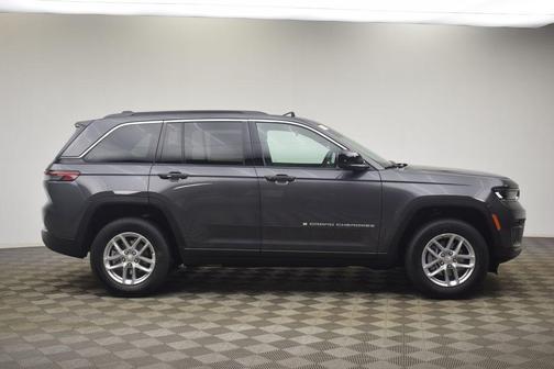 Metallic 2026 Jeep Grand Cherokee Laredo
