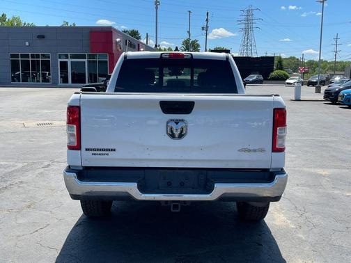 Bright White Clearcoat 2023 RAM 1500 Big Horn