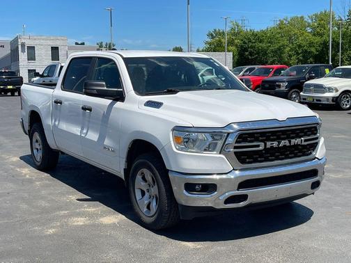 Bright White Clearcoat 2023 RAM 1500 Big Horn