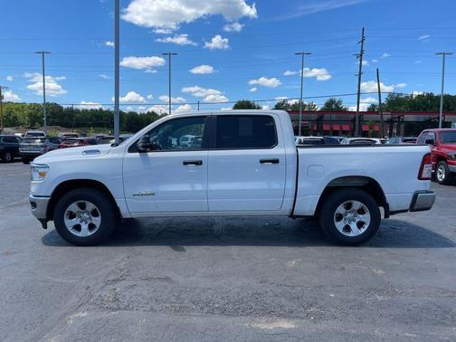Bright White Clearcoat 2023 RAM 1500 Big Horn