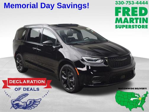 Diamond Black 2026 Chrysler Pacifica Limited
