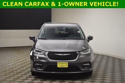2023 Chrysler Pacifica Touring-L