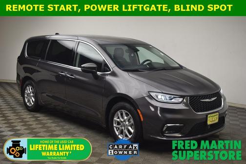 2023 Chrysler Pacifica Touring-L