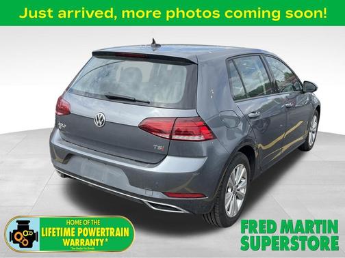 Platinum Gray Metallic 2018 Volkswagen Golf TSI SE