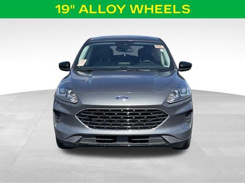 Carbonized Gray Metallic 2021 Ford Escape SE
