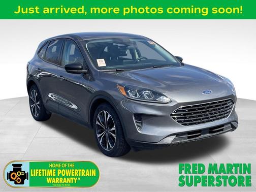 Carbonized Gray Metallic 2021 Ford Escape SE