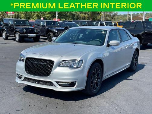 2022 Chrysler 300 Touring L