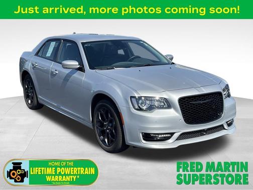 2022 Chrysler 300 Touring L