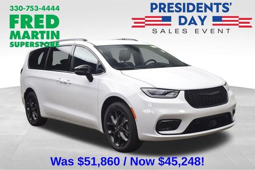 2026 Chrysler Pacifica Select