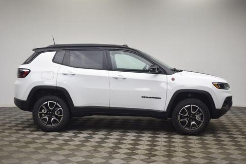 Bright White Clearcoat 2026 Jeep Compass Trailhawk
