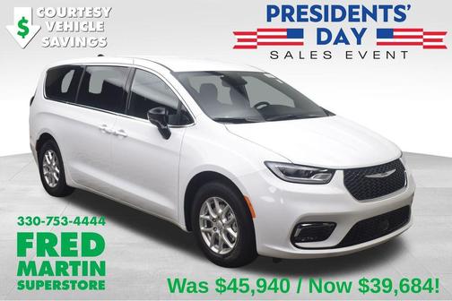 2026 Chrysler Pacifica Select