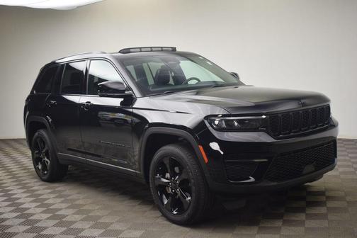 Diamond Black 2024 Jeep Grand Cherokee Laredo