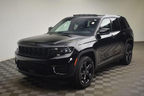 Diamond Black 2024 Jeep Grand Cherokee Laredo
