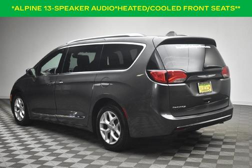 Granite Crystal Clearcoat Metallic 2020 Chrysler Pacifica Limited