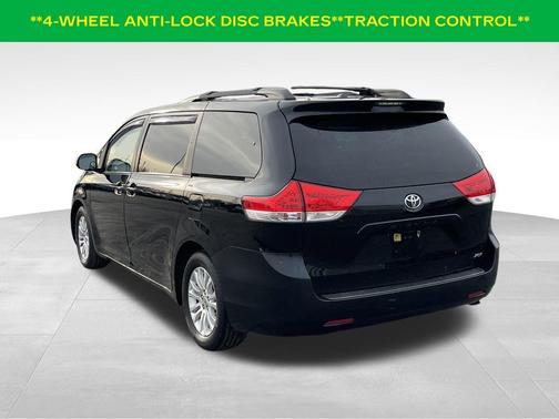 2011 Toyota Sienna XLE