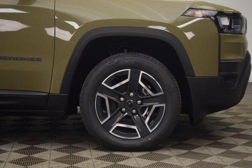 41 2026 Jeep Cherokee LAREDO/LIMITED