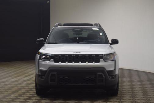 Silver Zynith Clearcoat 2026 Jeep Cherokee Overland