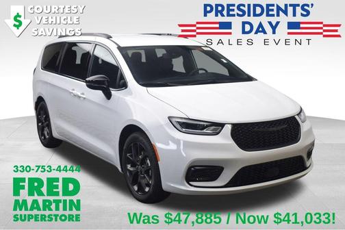 2026 Chrysler Pacifica Select