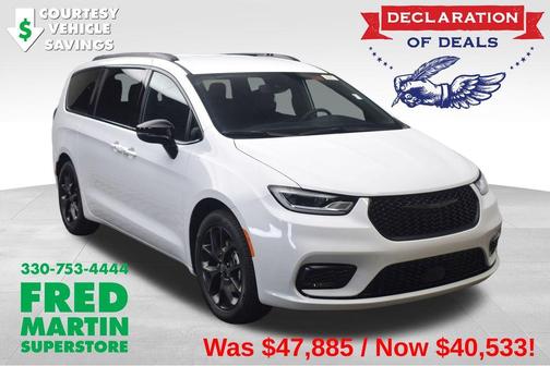 2026 Chrysler Pacifica Select