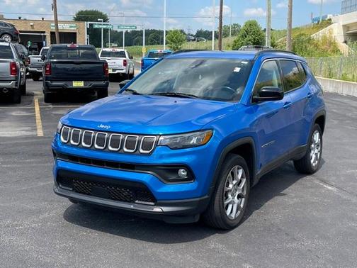 2022 Jeep Compass Latitude Lux