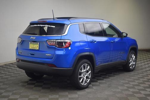 2022 Jeep Compass Latitude Lux