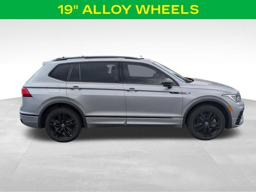 Pyrite Silver Metallic 2022 Volkswagen Tiguan 2.0T SE R-Line Black