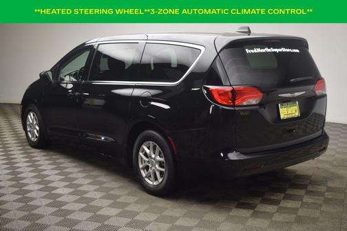 2022 Chrysler Voyager LX