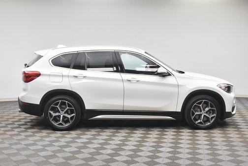 Photo 2 of 29 of 2019 BMW X1 xDrive28i