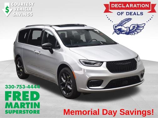 Silver Mist Clearcoat 2026 Chrysler Pacifica Limited