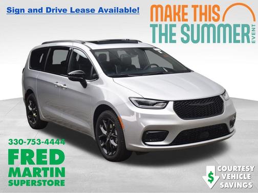 Silver Mist Clearcoat 2026 Chrysler Pacifica Limited
