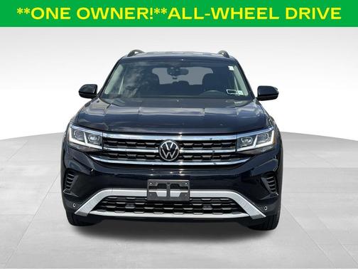 Deep Black Pearl Effect 2022 Volkswagen Atlas 3.6L SE w/Technology