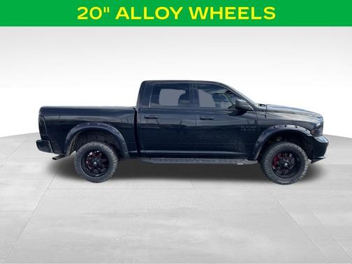 Brilliant Black Crystal Pearlcoat 2019 RAM 1500 Classic Express