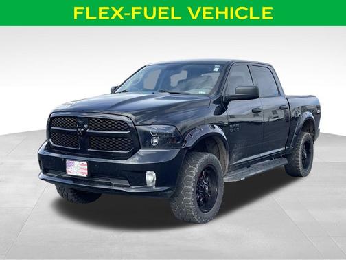 Brilliant Black Crystal Pearlcoat 2019 RAM 1500 Classic Express