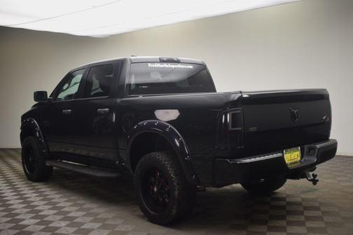 Brilliant Black Crystal Pearlcoat 2019 RAM 1500 Classic Express