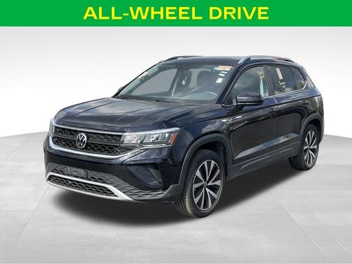 Deep Black Pearl Effect 2022 Volkswagen Taos 1.5T SE