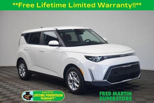 Snow White Pearl 2025 Kia Soul LX