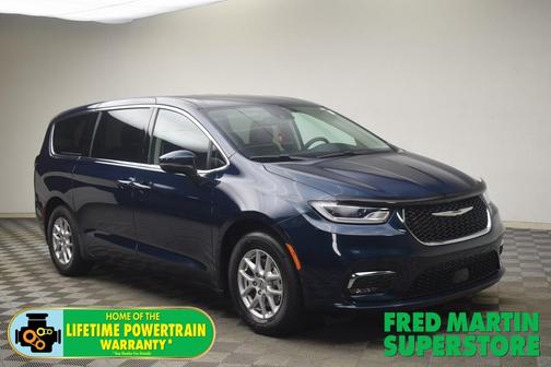 2023 Chrysler Pacifica Touring-L