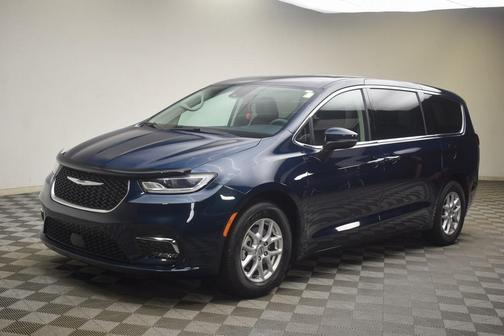 2023 Chrysler Pacifica Touring-L