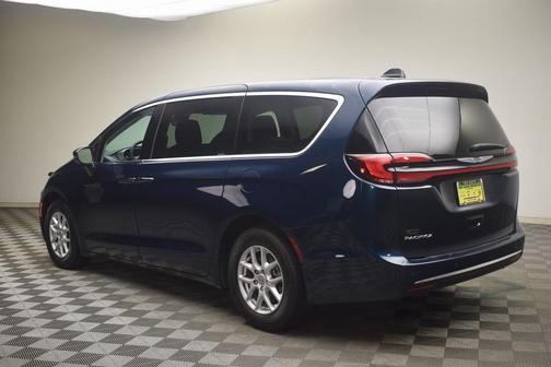 2023 Chrysler Pacifica Touring-L