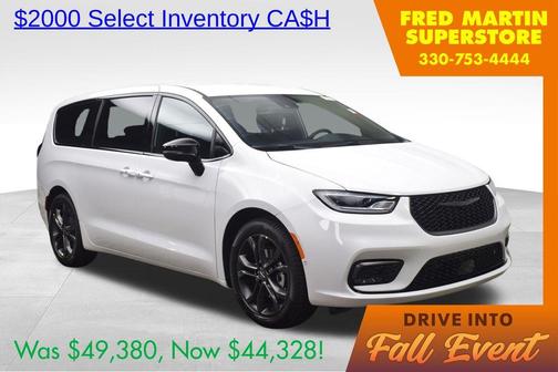 2026 Chrysler Pacifica Select
