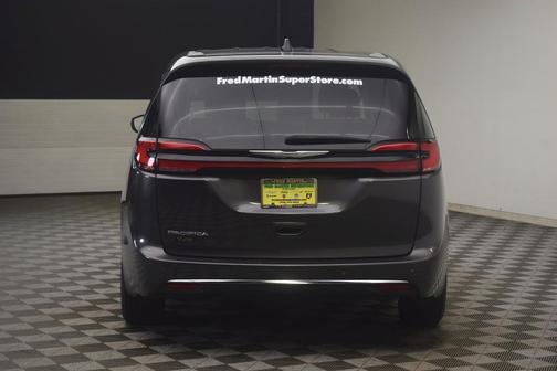2023 Chrysler Pacifica Touring-L