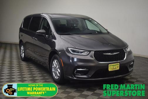 2023 Chrysler Pacifica Touring-L